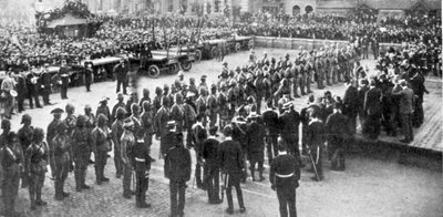 De burgemeester van Lincoln spreekt de Lincoln Vrijwilligers toe, illustratie uit The King, 25 mei 1901 door English Photographer